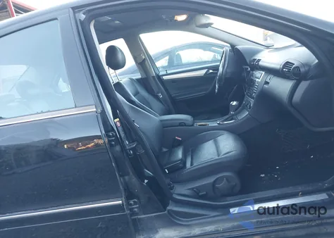 2005 Mercedes-Benz C 230 Kompressor Sport z USA, uszkodzony, nr VIN WDBRF40J75F681718